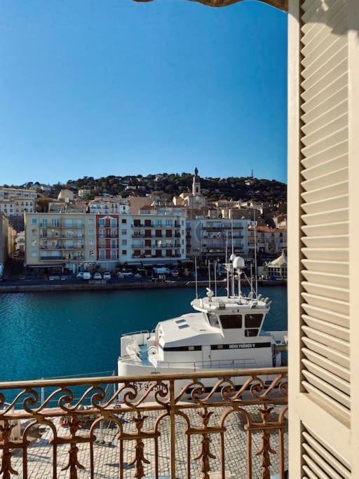 "Georgio" Grand Appartement Traversant Avec Vue Canal Et Parking Sète Esterno foto